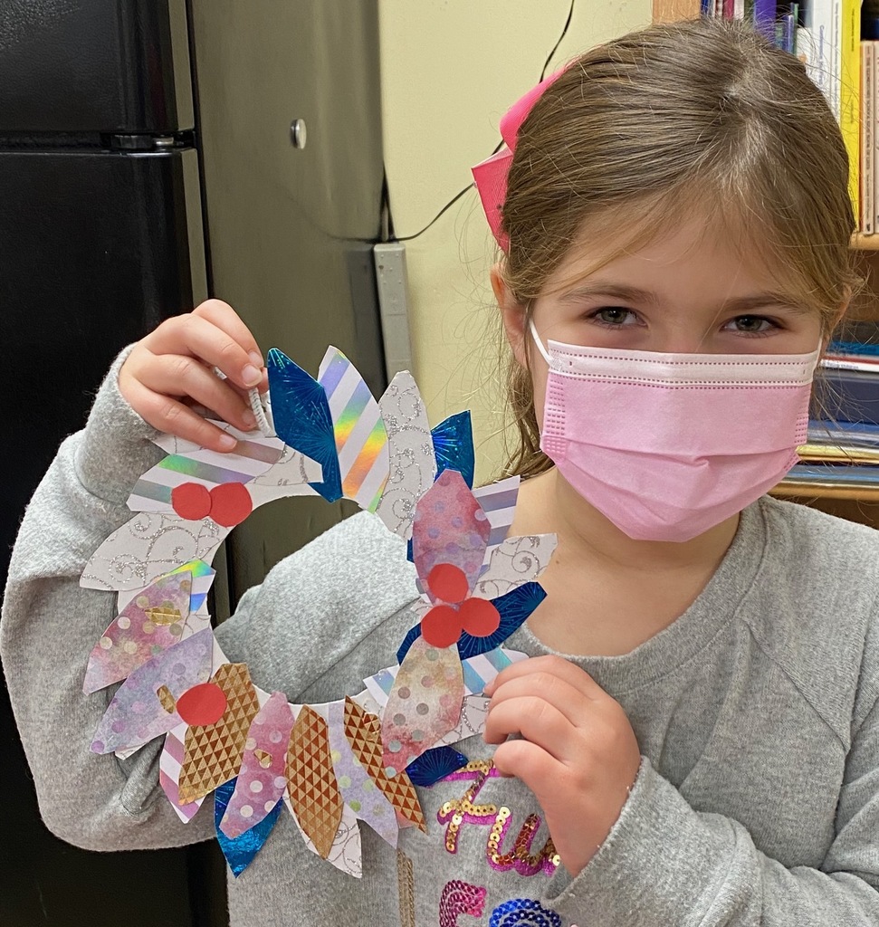 Elementary I students created themed wreaths today in Artland with Julie! #Artland #BayFarmElementary #Montessori